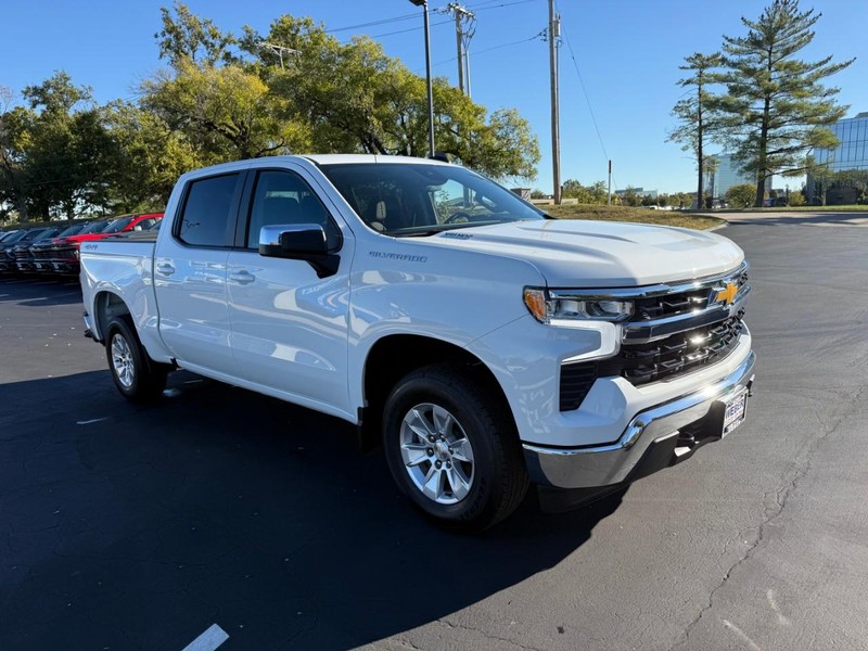 Chevrolet Silverado 1500 Vehicle Full-screen Gallery Image 9