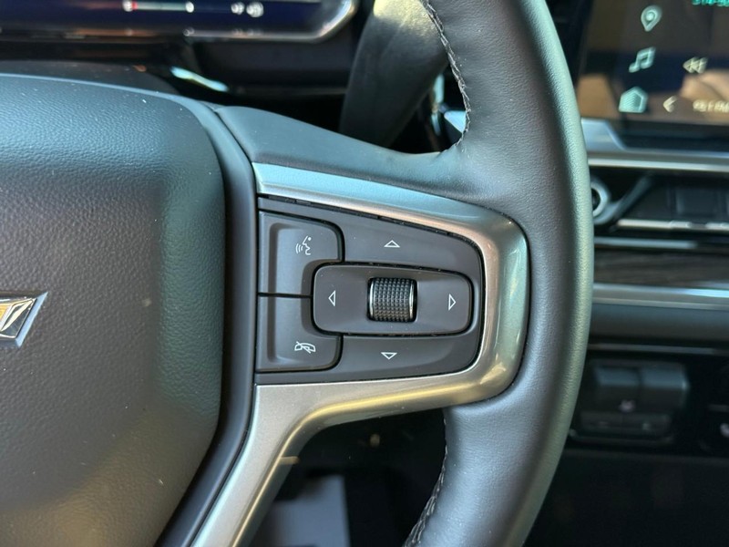 Chevrolet Silverado 1500 Vehicle Full-screen Gallery Image 20