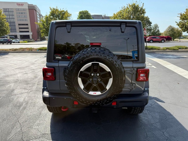 Jeep Wrangler Unlimited Vehicle Full-screen Gallery Image 6