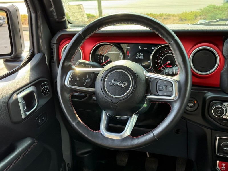 Jeep Wrangler Unlimited Vehicle Full-screen Gallery Image 10