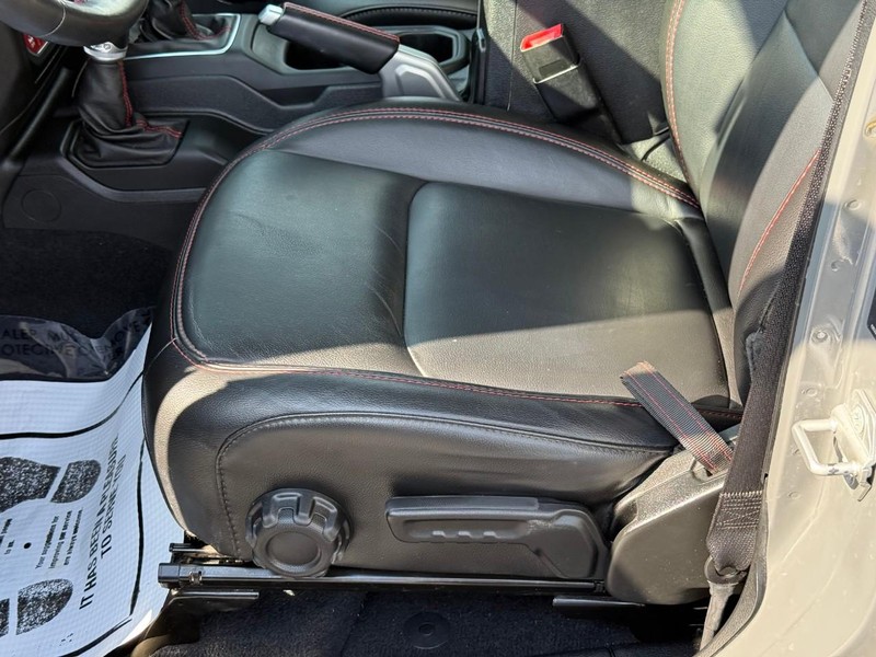 Jeep Wrangler Unlimited Vehicle Full-screen Gallery Image 14