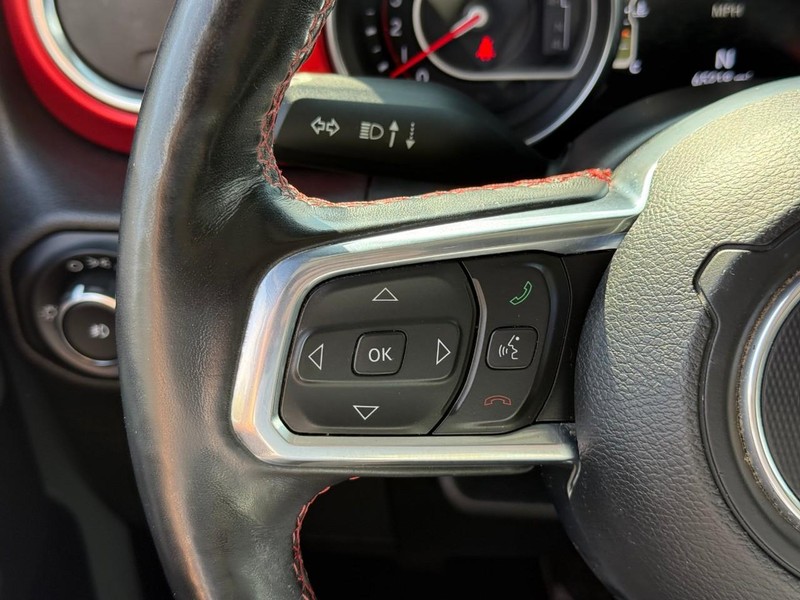 Jeep Wrangler Unlimited Vehicle Full-screen Gallery Image 15