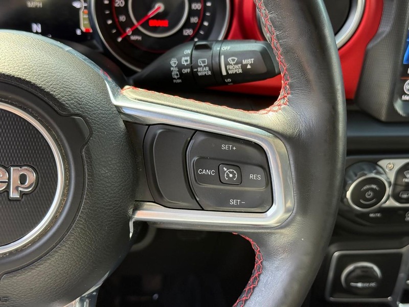 Jeep Wrangler Unlimited Vehicle Full-screen Gallery Image 16