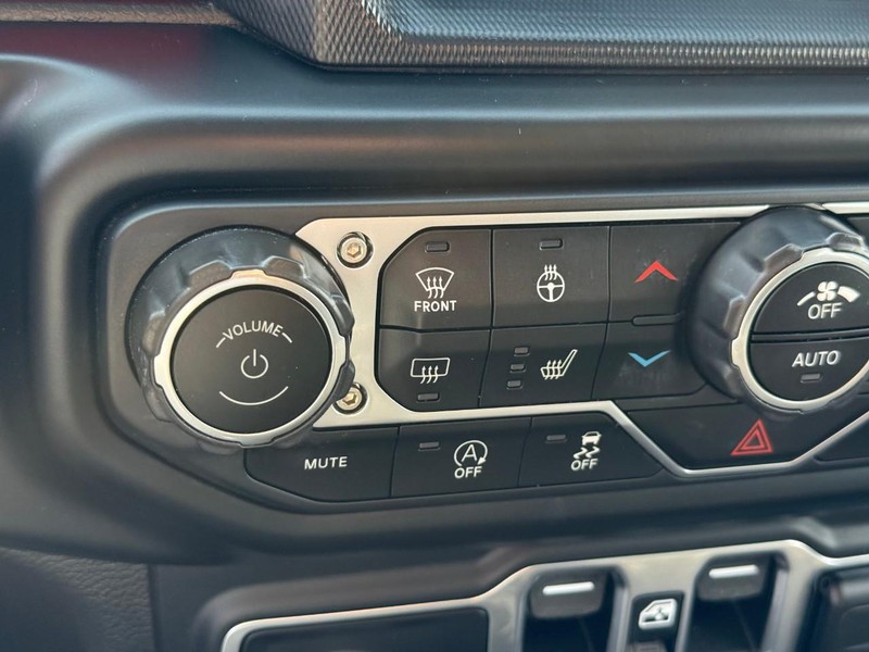 Jeep Wrangler Unlimited Vehicle Full-screen Gallery Image 19