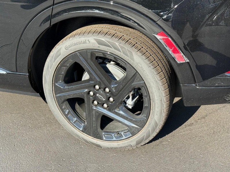 Chevrolet Equinox EV Vehicle Full-screen Gallery Image 4