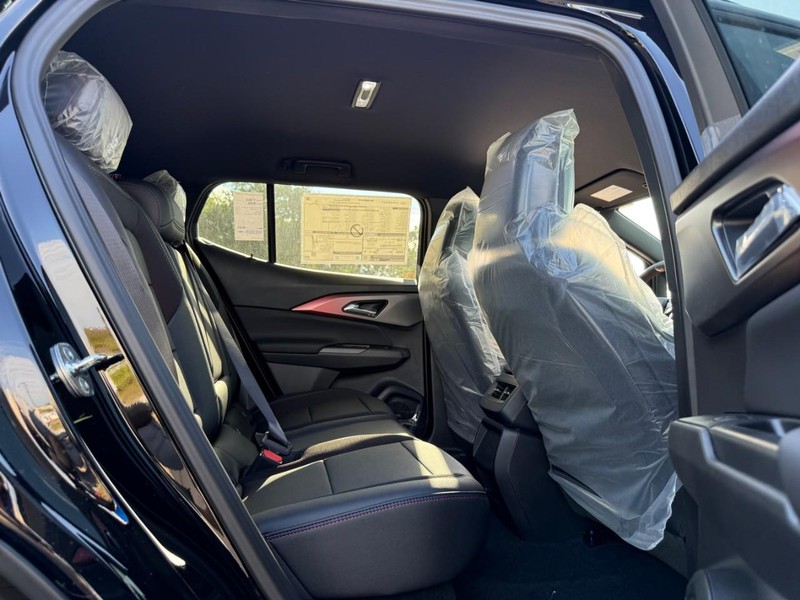 Chevrolet Equinox EV Vehicle Full-screen Gallery Image 5