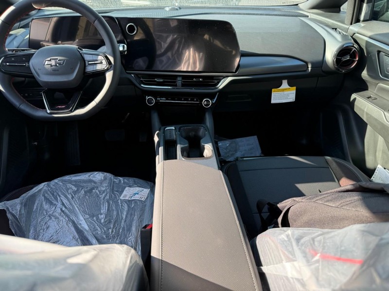 Chevrolet Equinox EV Vehicle Full-screen Gallery Image 6