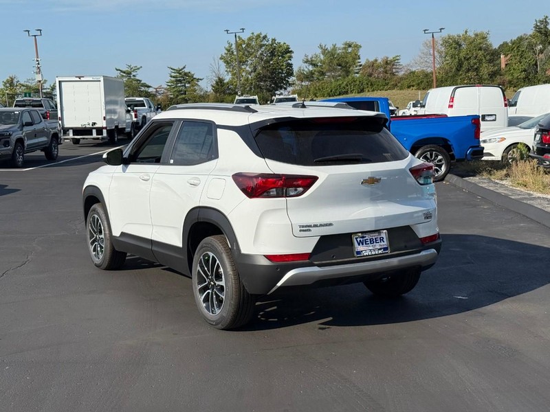Chevrolet TrailBlazer Vehicle Full-screen Gallery Image 3