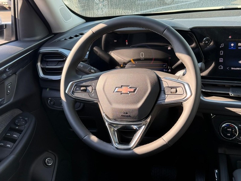 Chevrolet TrailBlazer Vehicle Full-screen Gallery Image 8