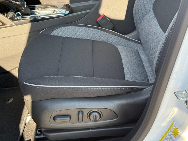 Chevrolet TrailBlazer Vehicle Full-screen Gallery Image 12