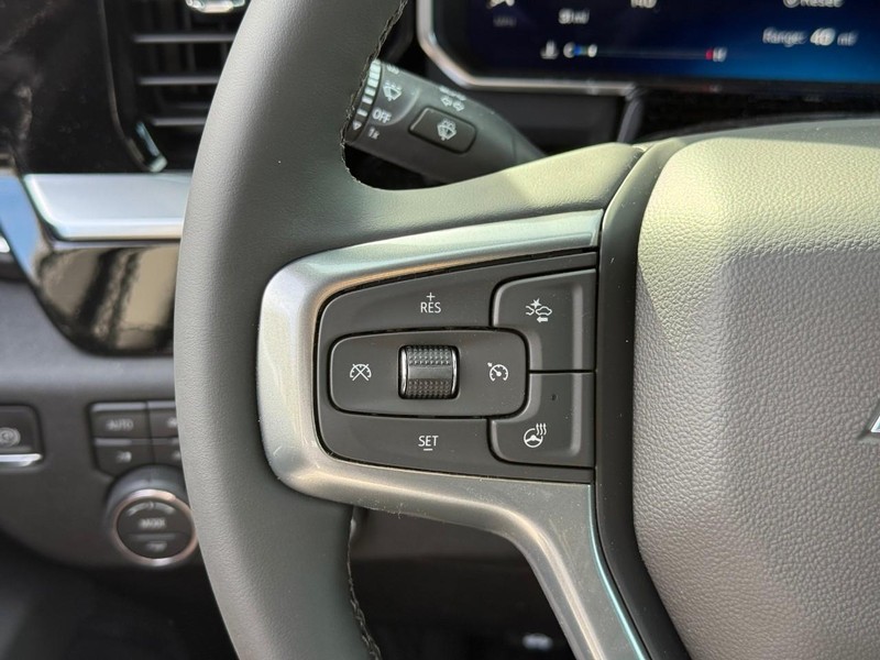 Chevrolet Silverado 2500HD Vehicle Full-screen Gallery Image 14