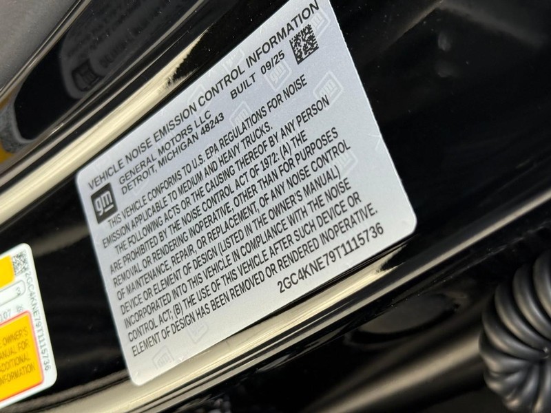 Chevrolet Silverado 2500HD Vehicle Full-screen Gallery Image 18