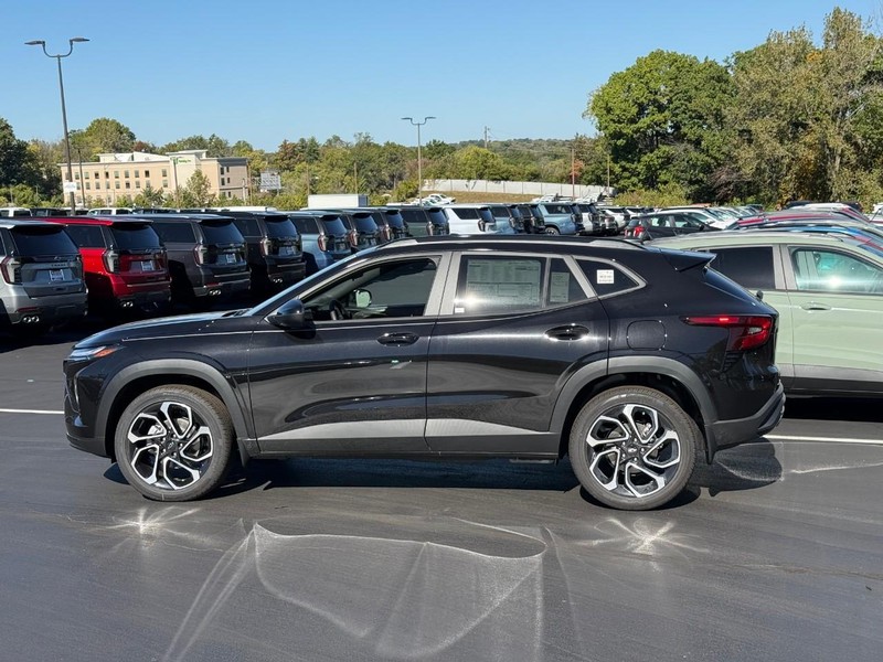 Chevrolet Trax Vehicle Full-screen Gallery Image 2