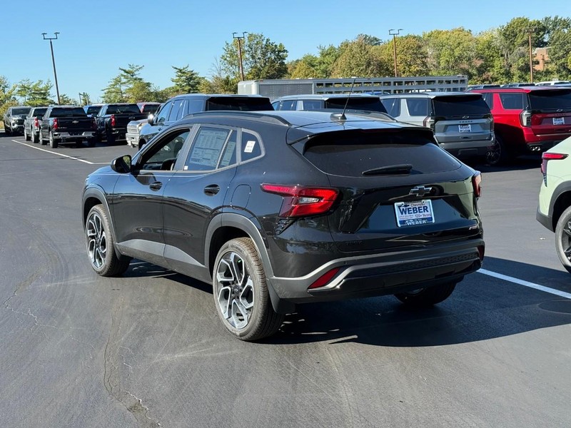 Chevrolet Trax Vehicle Full-screen Gallery Image 3