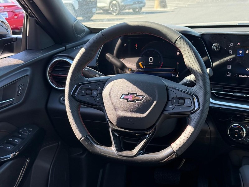 Chevrolet Trax Vehicle Full-screen Gallery Image 8