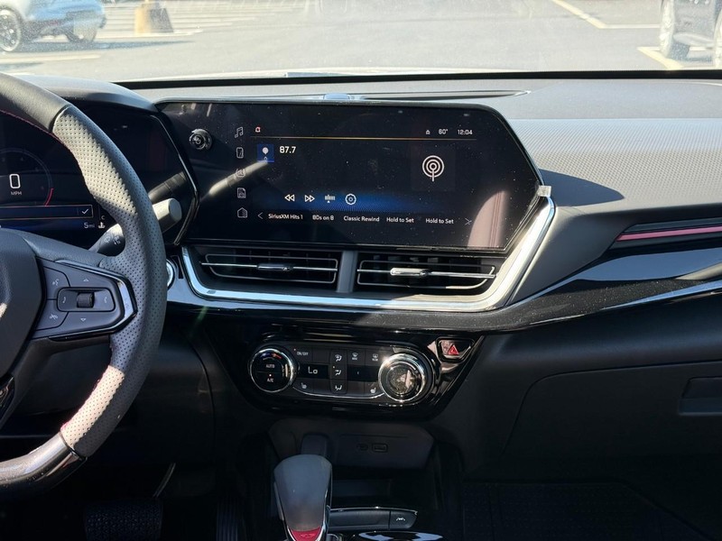 Chevrolet Trax Vehicle Full-screen Gallery Image 9