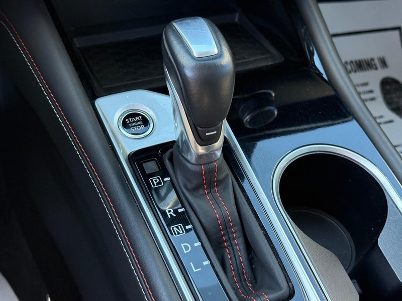 Nissan Altima Vehicle Full-screen Gallery Image 23