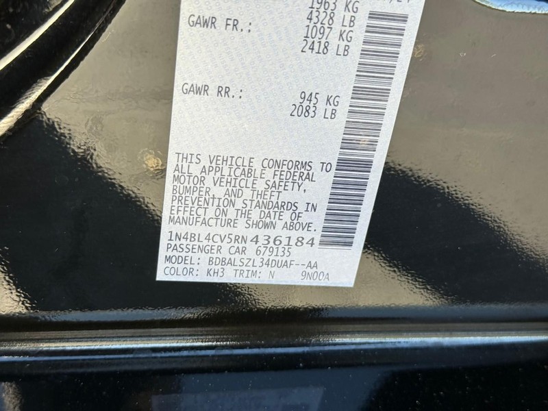 Nissan Altima Vehicle Full-screen Gallery Image 26