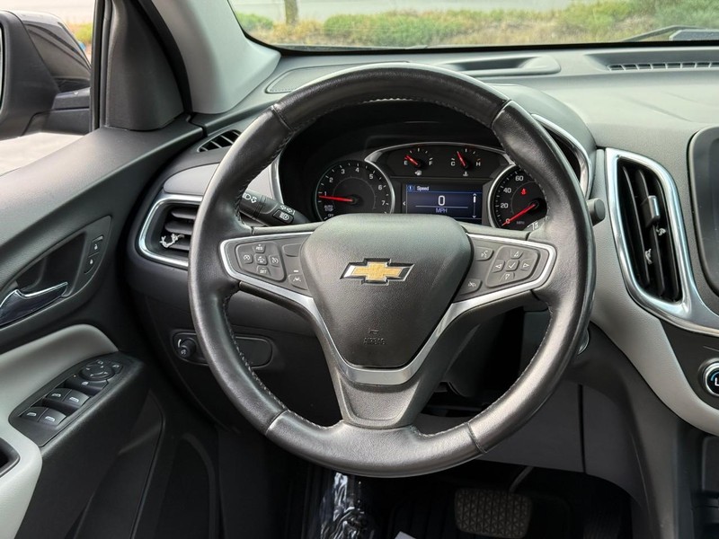 Chevrolet Equinox Vehicle Full-screen Gallery Image 11