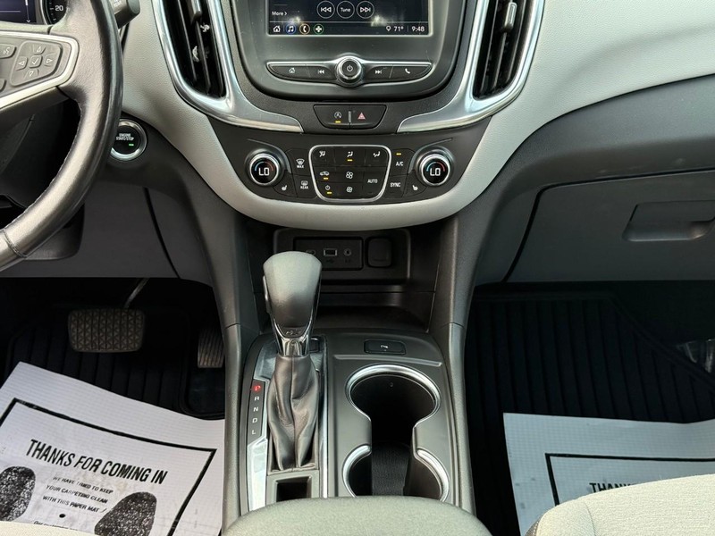 Chevrolet Equinox Vehicle Full-screen Gallery Image 13