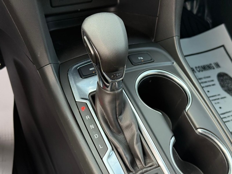 Chevrolet Equinox Vehicle Full-screen Gallery Image 20