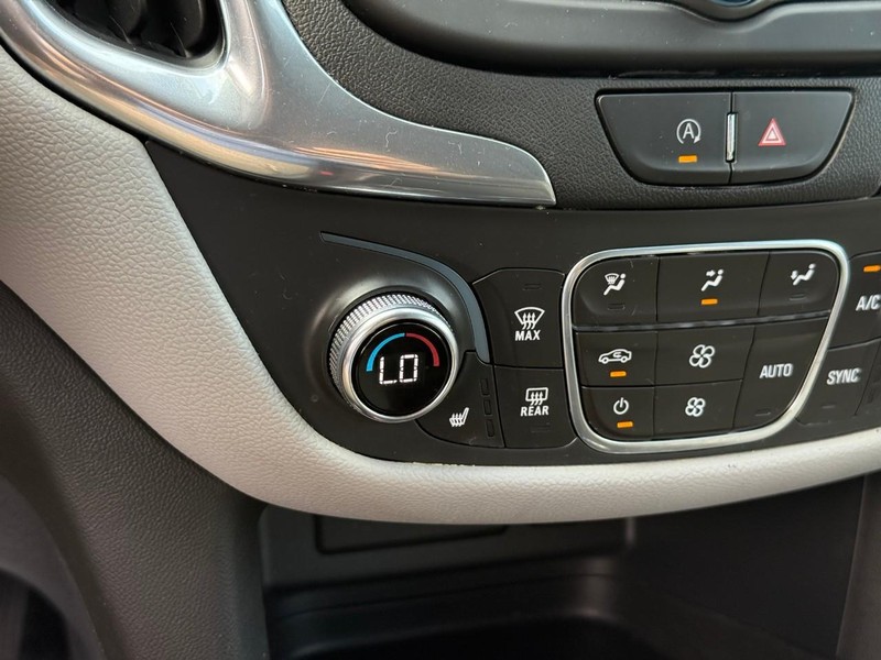 Chevrolet Equinox Vehicle Full-screen Gallery Image 21