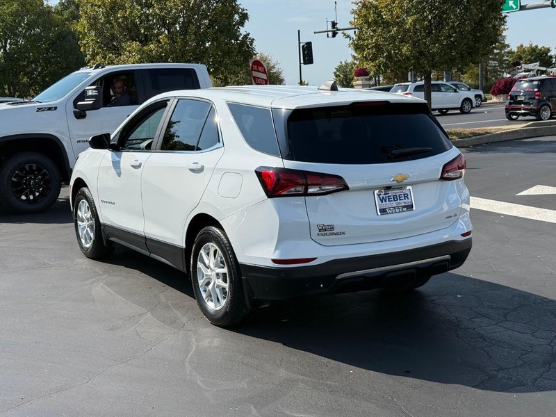Chevrolet Equinox Vehicle Full-screen Gallery Image 3