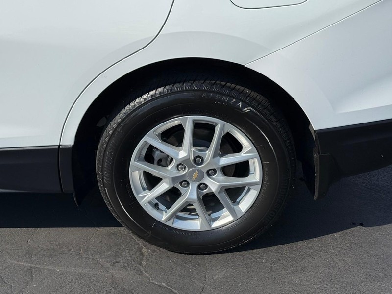 Chevrolet Equinox Vehicle Full-screen Gallery Image 4