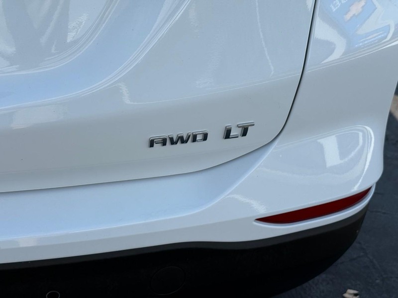 Chevrolet Equinox Vehicle Full-screen Gallery Image 5