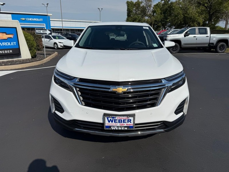 Chevrolet Equinox Vehicle Full-screen Gallery Image 10