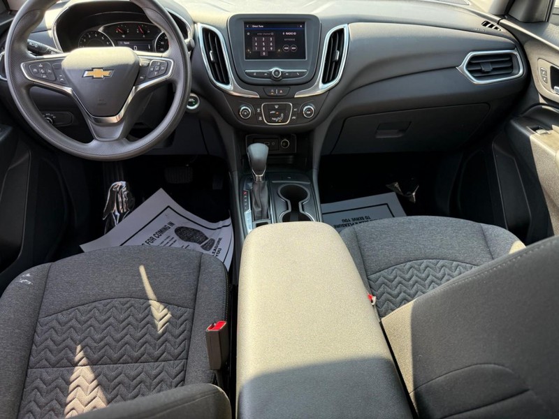 Chevrolet Equinox Vehicle Full-screen Gallery Image 12