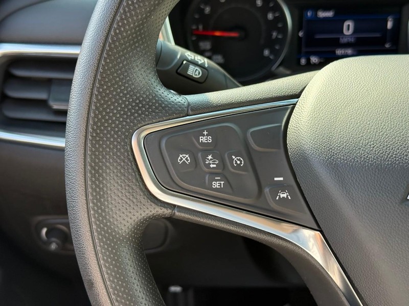 Chevrolet Equinox Vehicle Full-screen Gallery Image 19