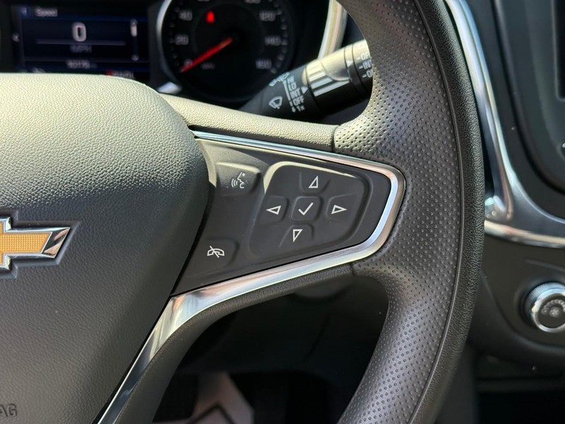 Chevrolet Equinox Vehicle Full-screen Gallery Image 23