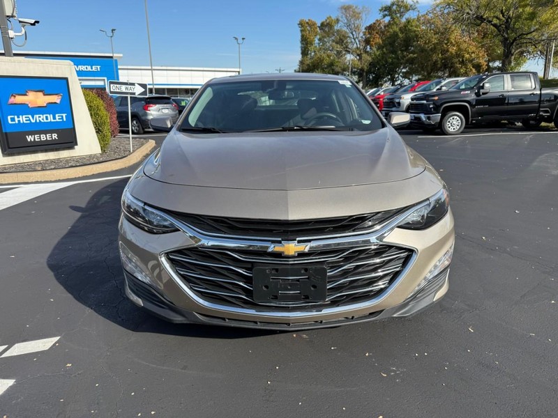 Chevrolet Malibu Vehicle Full-screen Gallery Image 10