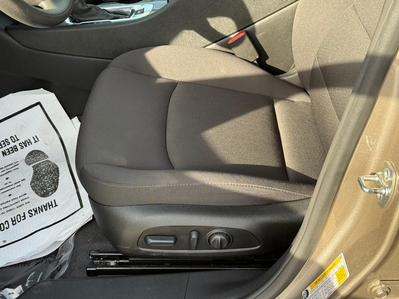 Chevrolet Malibu Vehicle Full-screen Gallery Image 17