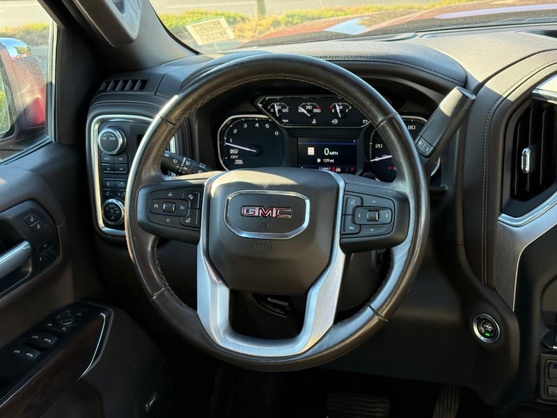 GMC Sierra 1500 Vehicle Full-screen Gallery Image 13