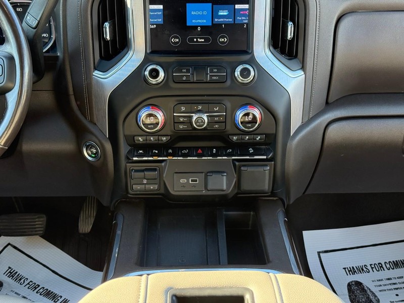 GMC Sierra 1500 Vehicle Full-screen Gallery Image 15