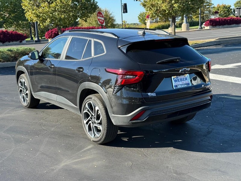 Chevrolet Trax Vehicle Full-screen Gallery Image 3