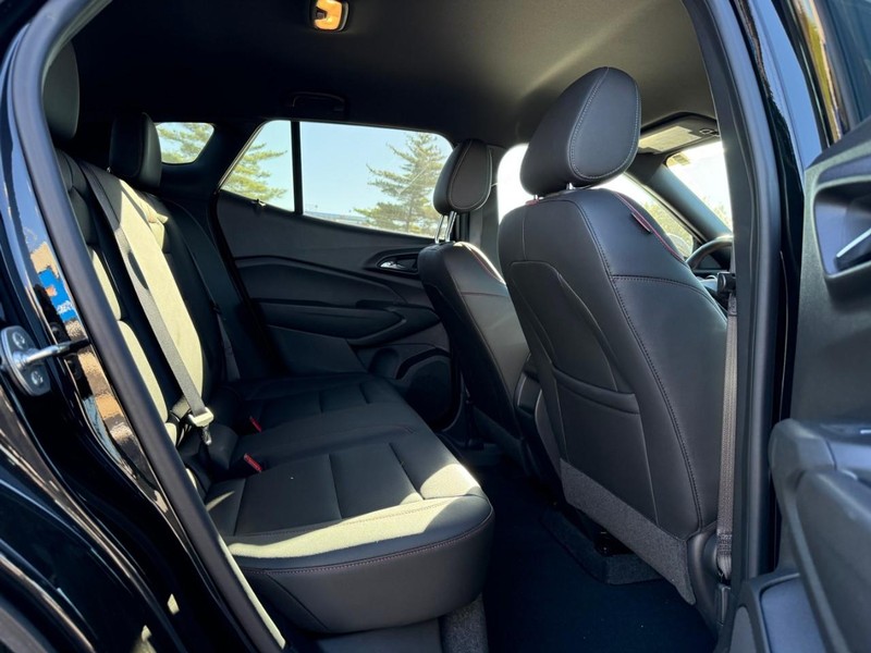 Chevrolet Trax Vehicle Full-screen Gallery Image 11