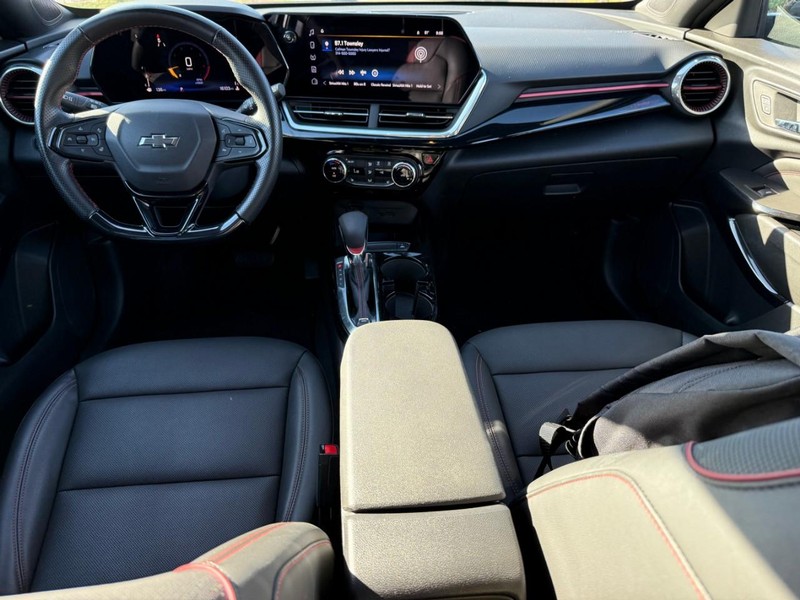 Chevrolet Trax Vehicle Full-screen Gallery Image 12