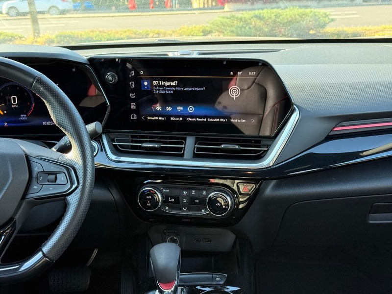 Chevrolet Trax Vehicle Full-screen Gallery Image 14