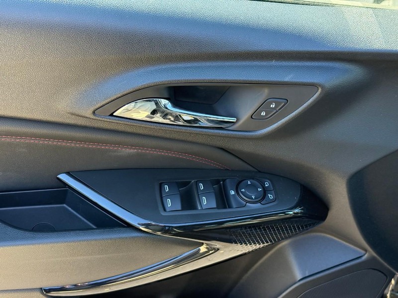 Chevrolet Trax Vehicle Full-screen Gallery Image 16