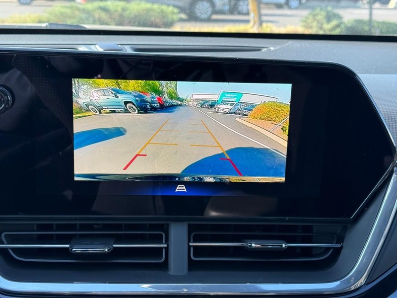 Chevrolet Trax Vehicle Full-screen Gallery Image 23