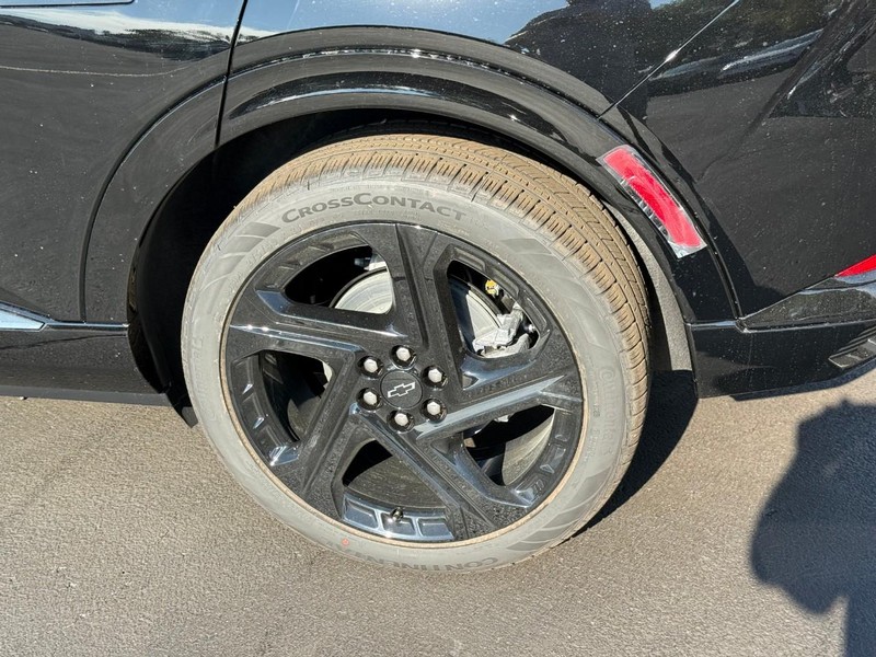 Chevrolet Equinox EV Vehicle Full-screen Gallery Image 4