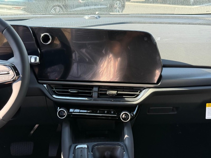 Chevrolet Equinox EV Vehicle Full-screen Gallery Image 9