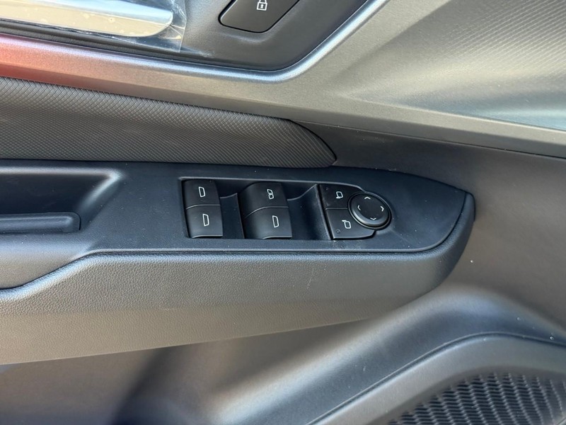 Chevrolet Equinox EV Vehicle Full-screen Gallery Image 12