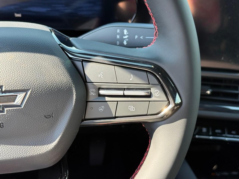 Chevrolet Equinox EV Vehicle Full-screen Gallery Image 14