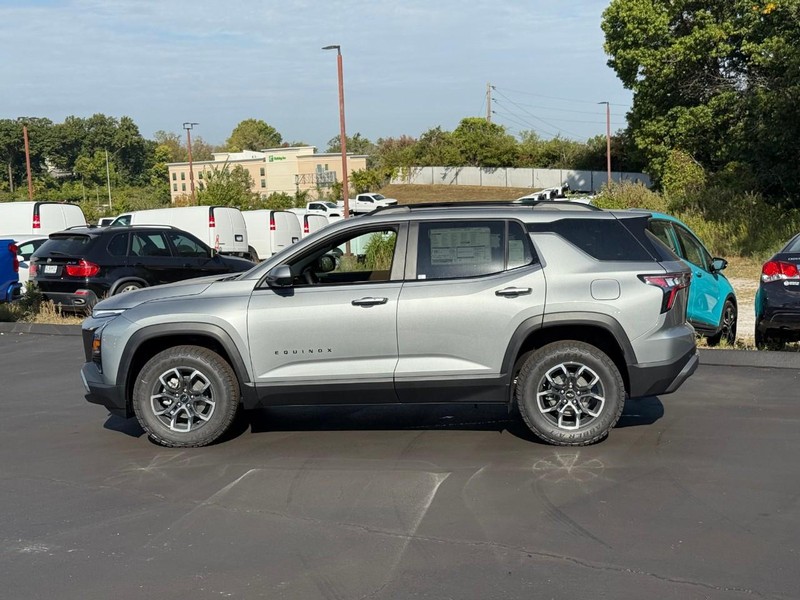 Chevrolet Equinox Vehicle Full-screen Gallery Image 2