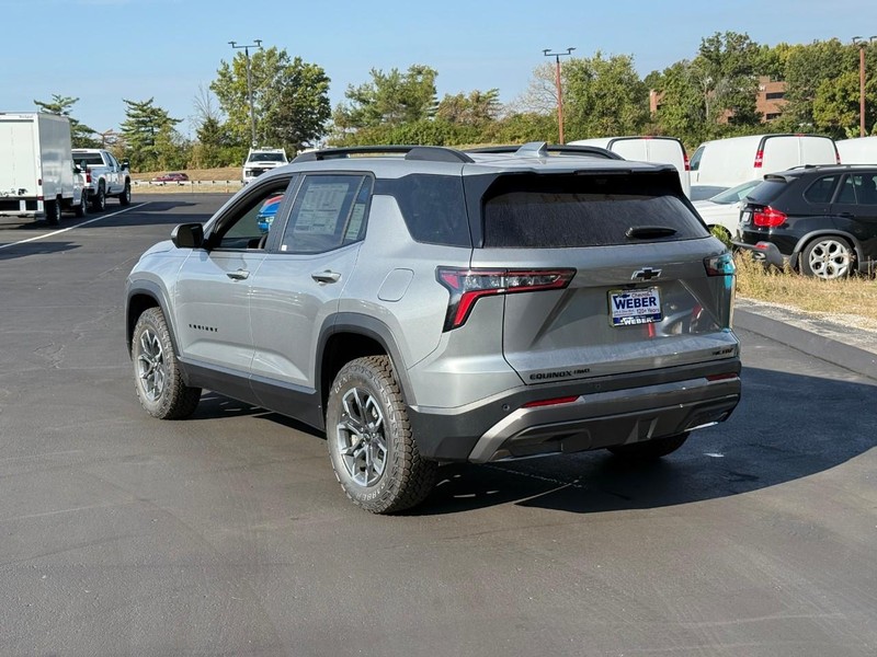 Chevrolet Equinox Vehicle Full-screen Gallery Image 3