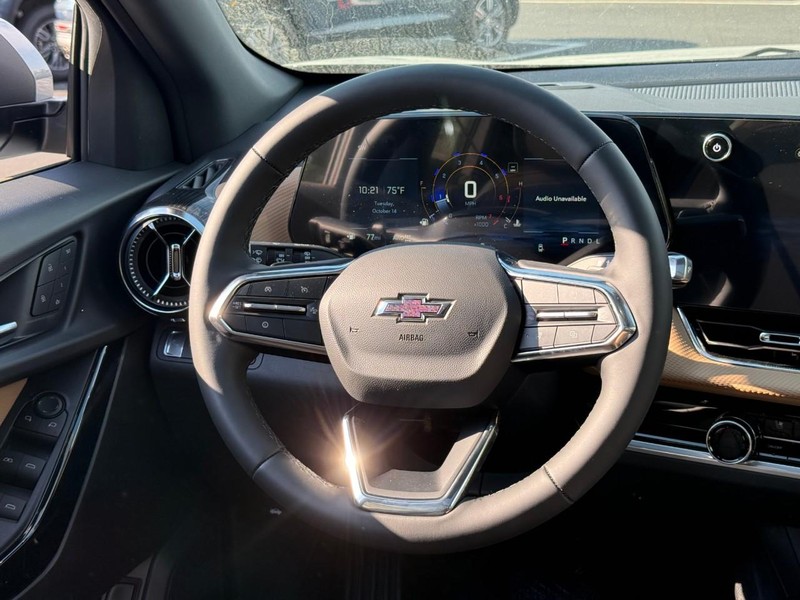 Chevrolet Equinox Vehicle Full-screen Gallery Image 7